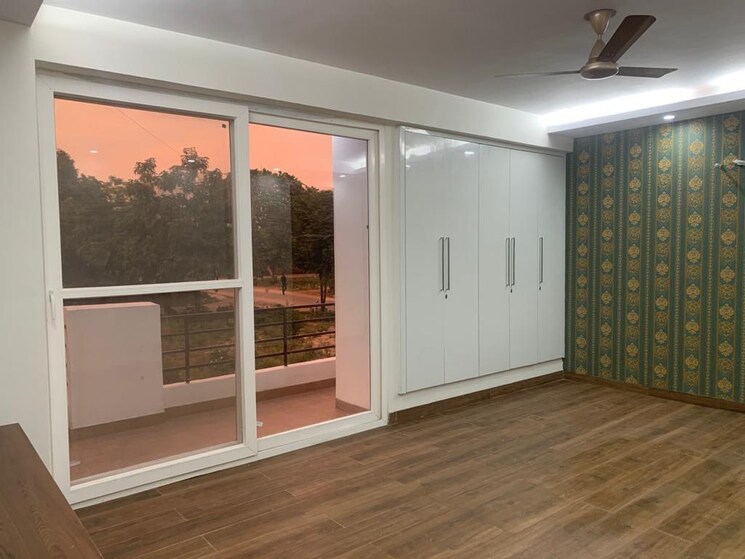 Room, bptp-astaire-gardens 3 Bedroom 180 Sq.Yd. Builder Floor In Sector 70a Gurgaon 8777983