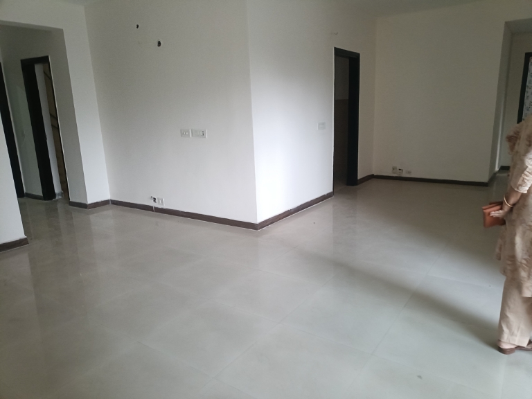 3.5 BHK + Servant Room Apartment For Sale in BPTP Parkland Sector 82