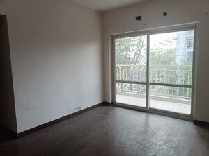 Room in 3.5 BHK Apartment at BPTP Parkland Sector 82, Sector 82 – for Sale