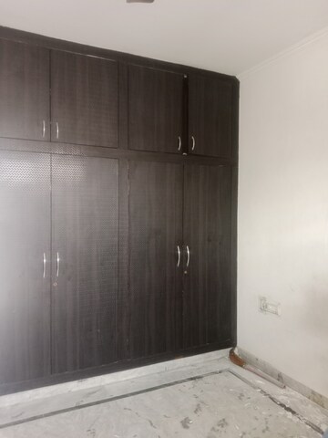 2 BHK Builder Floor For Rent in Sector 18