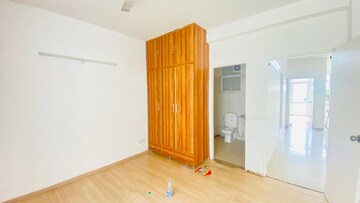 Room in 3 BHK Builder Floor at DLF Hyde Park, South Mullanpur – for Rent