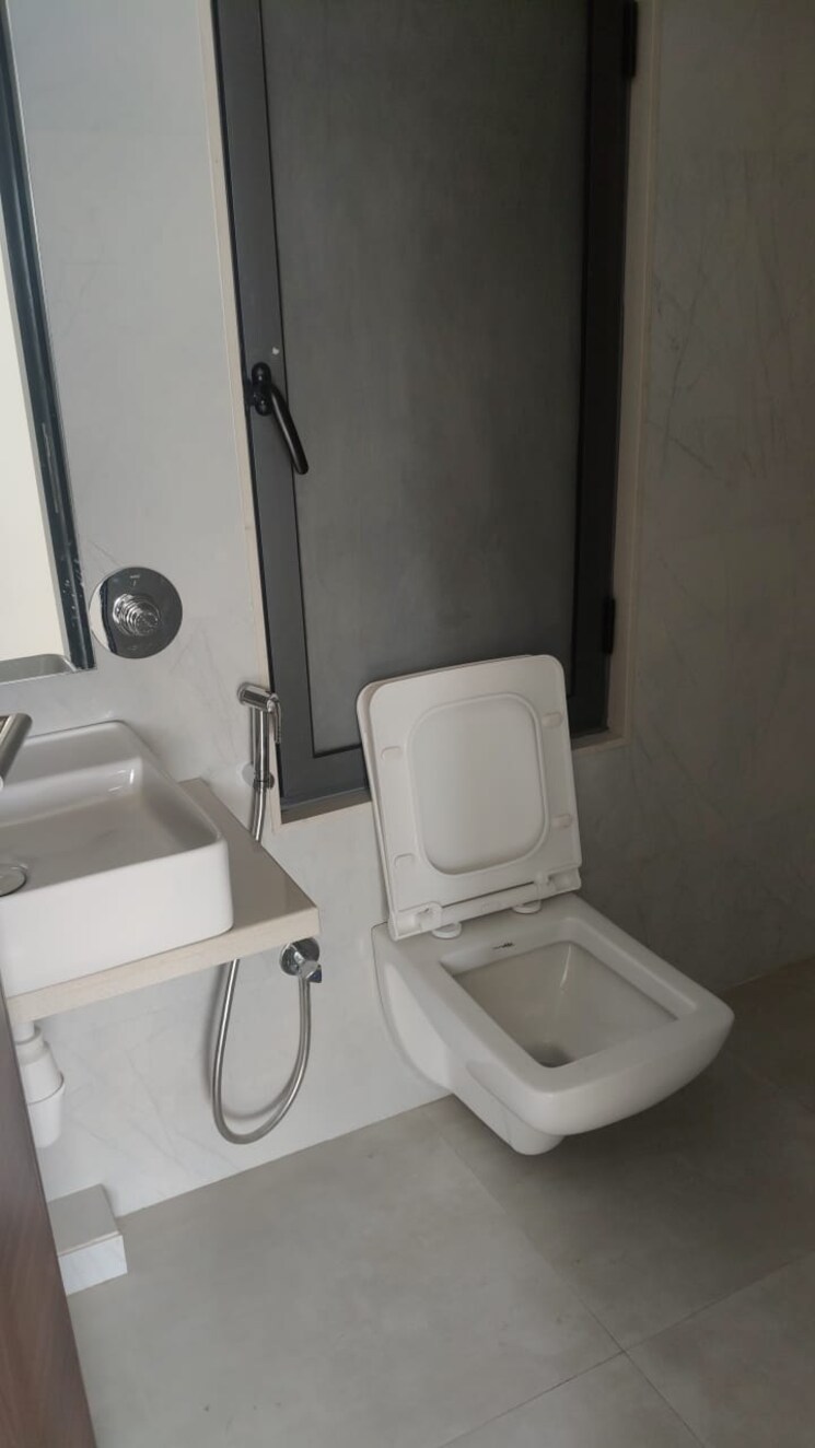 Bathroom, dosti-eastern-bay 2 Bedroom 785 Sq.Ft. Apartment In Wadala Mumbai 8778056