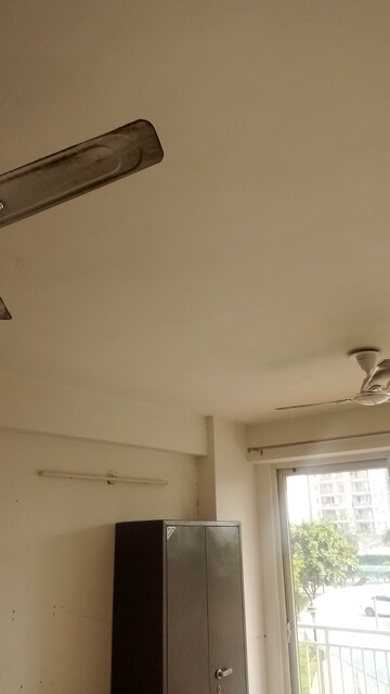 Furnished Amenities in 2 BHK Apartment at Parker White Lily, Sector 8 – for Rent