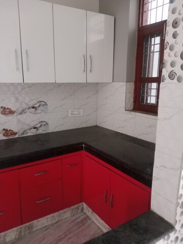 Kitchen in 1.5 BHK Builder Floor at Sector 18 – for Rent