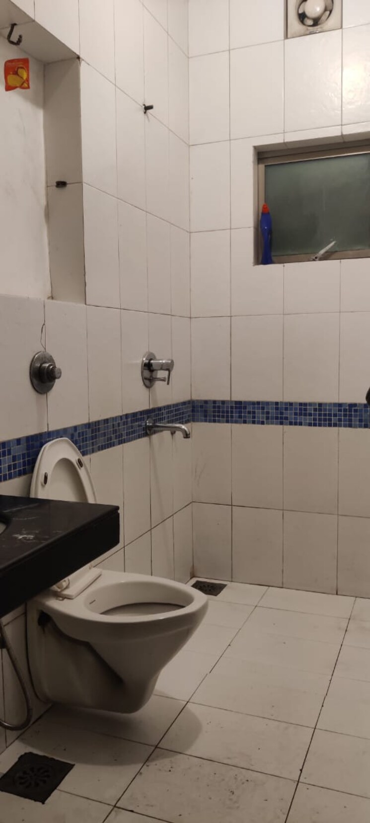 Bathroom, oberoi-springs 3 Bedroom 1295 Sq.Ft. Apartment In Andheri West Mumbai 8778088