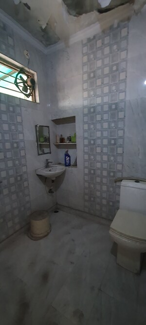 Attached Bathroom in 2.5 BHK Independent House at Faridabad Central – for Sale