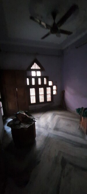Room in 2.5 BHK Independent House at Faridabad Central – for Sale