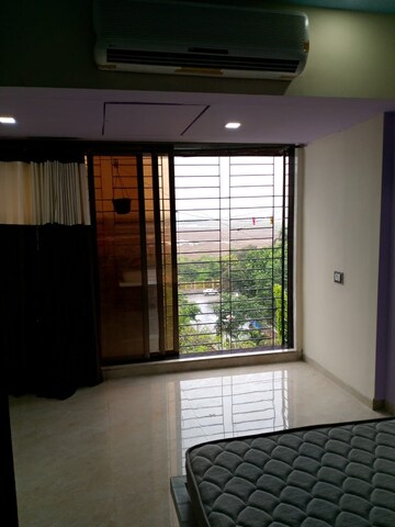 Room in 2 BHK Apartment at Andheri West – for Rent