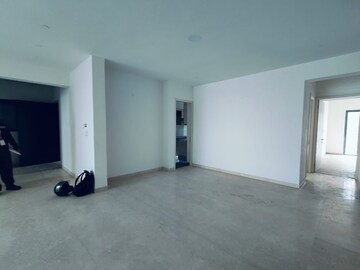 Room in 4 BHK Builder Floor at Birla Navya, Sector 63a – for Rent
