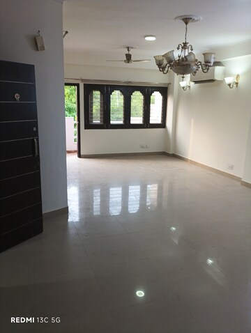 Room in 3 BHK Builder Floor at Lajpat Nagar Iii – for Rent