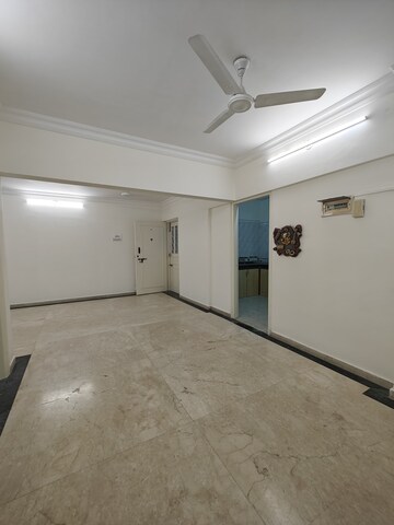 Room in 3 BHK Apartment at Serenity Complex, Andheri West – for Rent