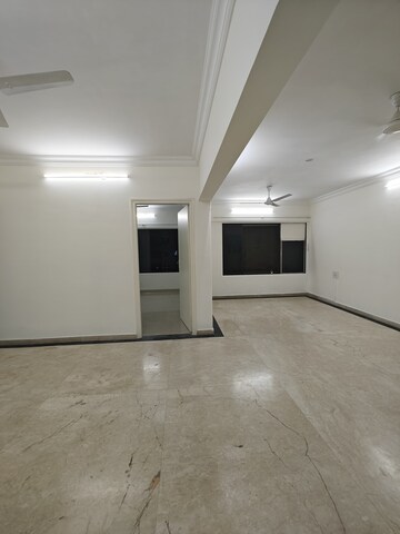 Room in 3 BHK Apartment at Serenity Complex, Andheri West – for Rent