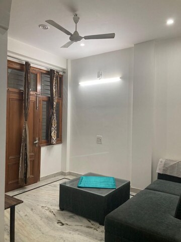 Room in 3 BHK Builder Floor at Sushant Lok 2, Sector 57 – for Rent