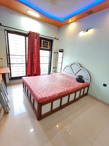 Bedroom in 2 BHK Apartment at Raheja Heights Phase 2, Goregaon East – for Rent