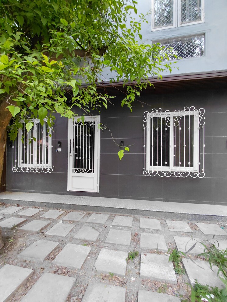 Exterior View, janakpuri 3 Bedroom 1200 Sq.Ft. Apartment In Janakpuri Delhi 8778171