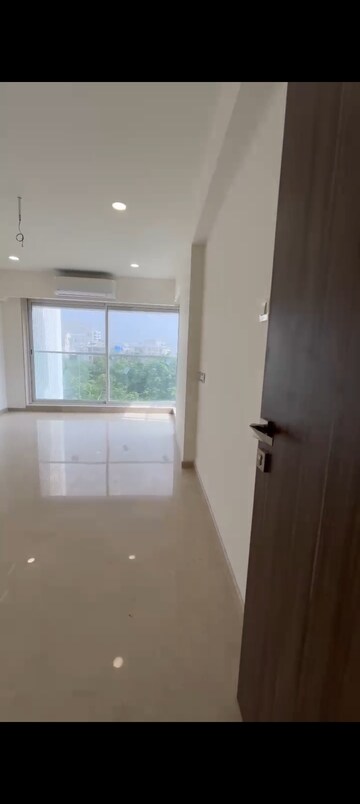 Room in 4 BHK Apartment at Ajmera Prive, Juhu – for Sale