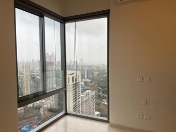 Room in 2 BHK Apartment at Hubtown Hill Crest, Andheri East – for Rent
