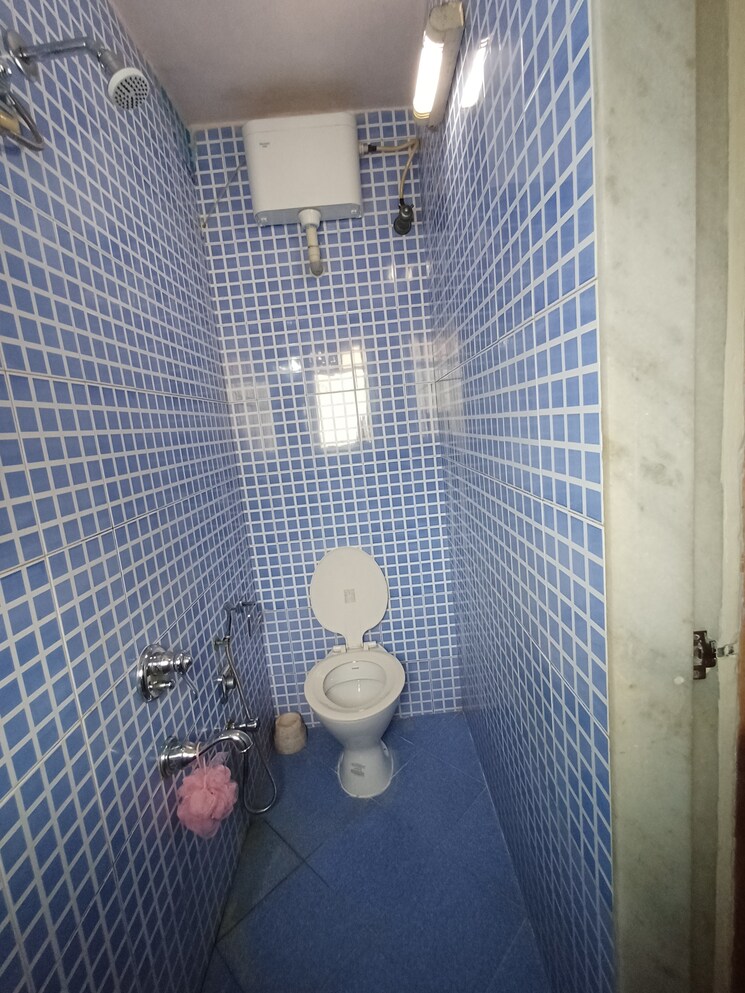 Bathroom, juhu road 2 Bedroom 750 Sq.Ft. Apartment In Juhu Road Mumbai 8778208