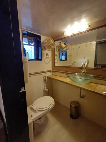 Attached Bathroom in 2 BHK Apartment at Juhu Road – for Rent