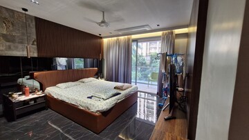 Master Bedroom in 4 BHK Apartment at Greeshma Residency II, Eastern Express Highway – for Rent