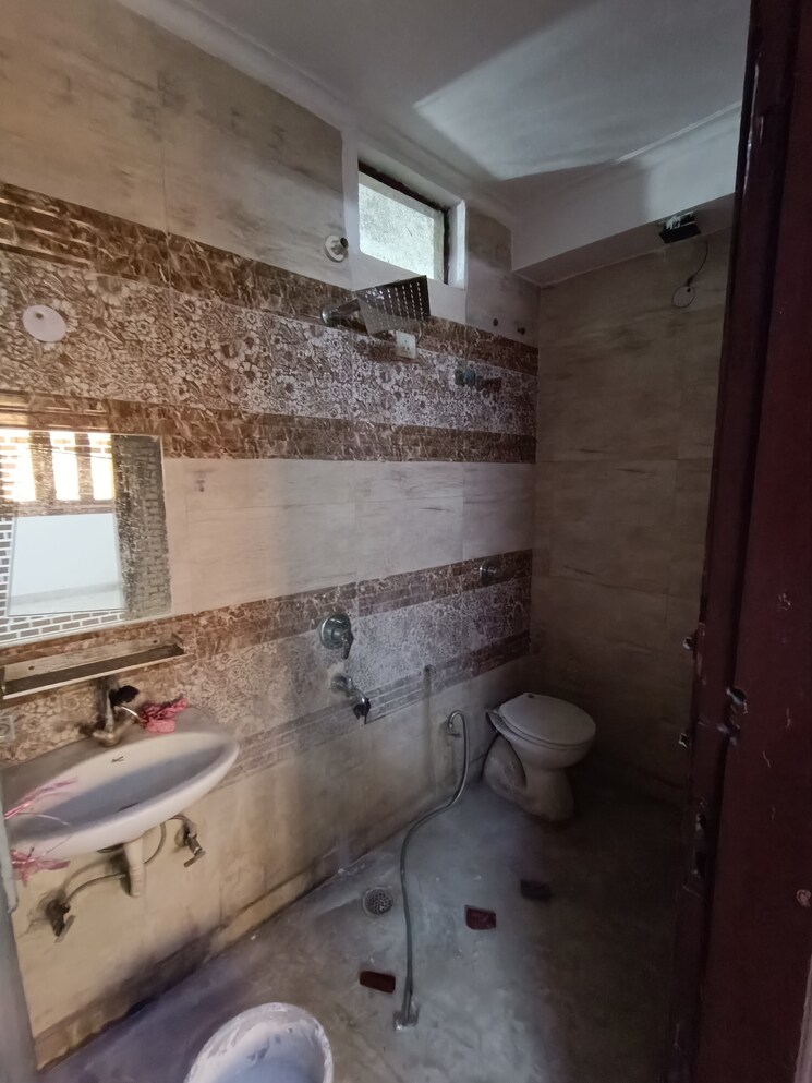 Bathroom, burari 2 Bedroom 750 Sq.Ft. Builder Floor In Burari Delhi 8778245