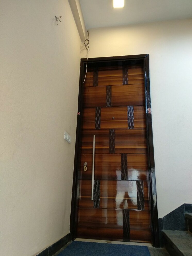 undefined, shivalik colony 3 Bedroom 200 Sq.Yd. Builder Floor In Shivalik Colony Delhi 8778253