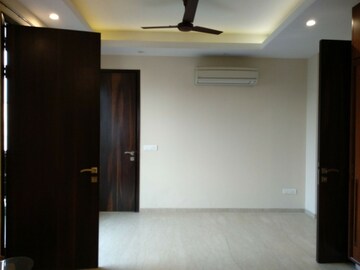 Room in 3 BHK Builder Floor at Shivalik Colony – for Rent
