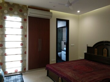 Room in 3 BHK Builder Floor at Shivalik Colony – for Rent