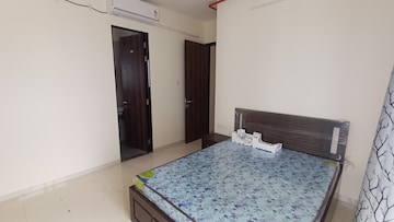 Master Bedroom in 2 BHK Apartment at Sheth Vasant Lawns, Laxmi Nagar – for Rent