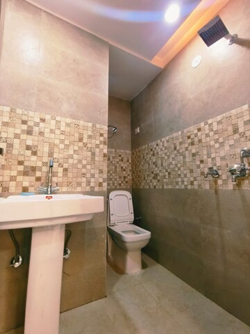 Bathroom in 2 BHK Builder Floor at Dwarka Mor – for Rent