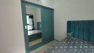 Room in 2 BHK Apartment at Kalpataru Immensa, Kolshet Road – for Rent