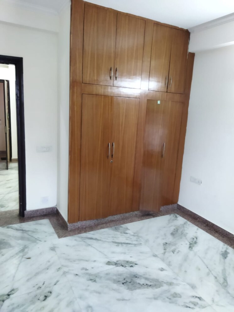 Room, sector 52 2 Bedroom 1100 Sq.Ft. Builder Floor In Sector 52 Gurgaon 8778290