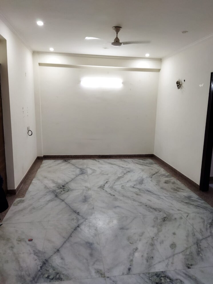 Room, sector 52 2 Bedroom 1100 Sq.Ft. Builder Floor In Sector 52 Gurgaon 8778290