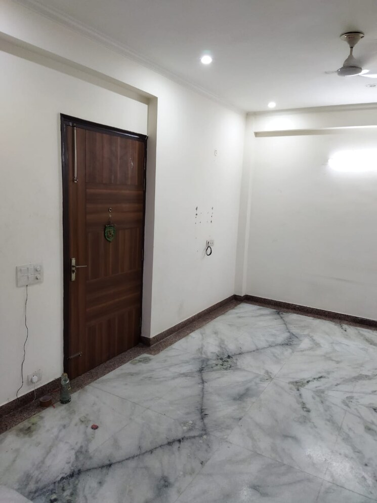 Room, sector 52 2 Bedroom 1100 Sq.Ft. Builder Floor In Sector 52 Gurgaon 8778290