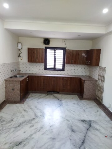Kitchen in 2 BHK Builder Floor at Sector 52 – for Rent