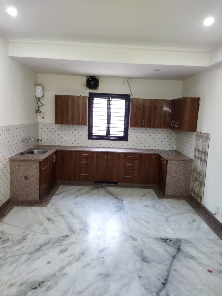 Kitchen, sector 52 2 Bedroom 1100 Sq.Ft. Builder Floor In Sector 52 Gurgaon 8778290