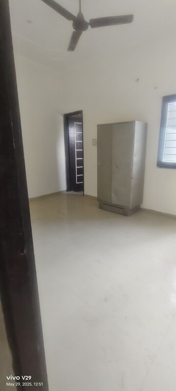 Room in 1.5 BHK Builder Floor at Doon Trafalgar, Kishanpur – for Rent
