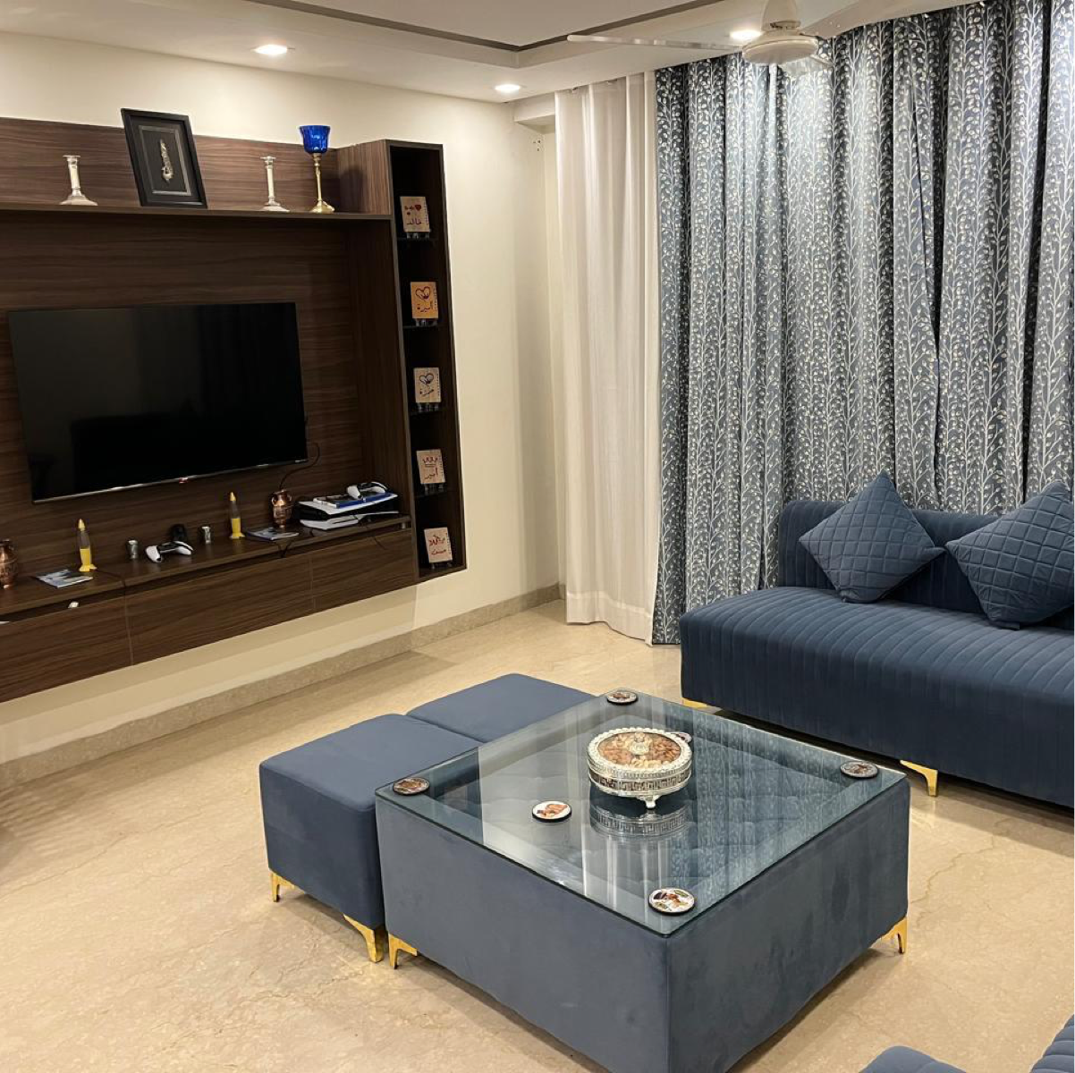 3 BHK + Servant Room Builder Floor For Rent in South Extension 