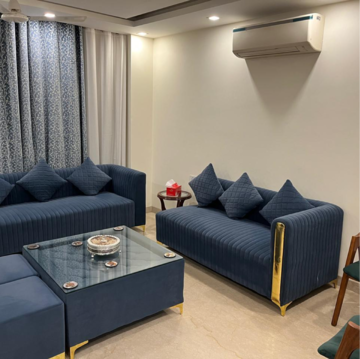 Living Room in 3 BHK Builder Floor at South Extension ii – for Rent
