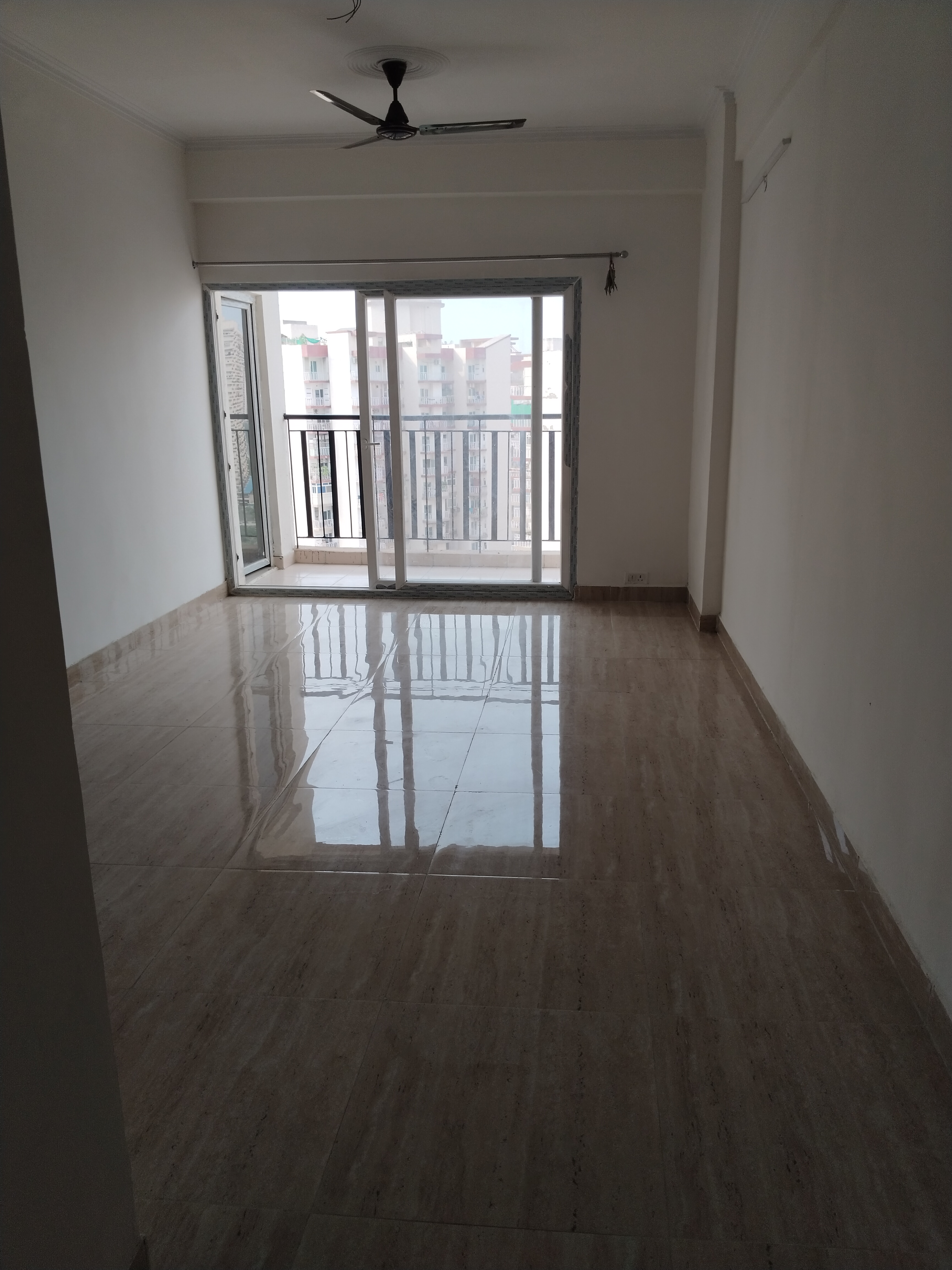 3.5 BHK + Servant Room Apartment For Rent in Amrapali Terrace Homes