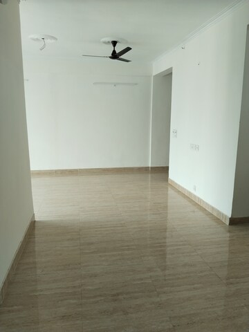 Room in 3.5 BHK Apartment at Amrapali Terrace Homes, Tech Zone 4 Greater Noida – for Rent