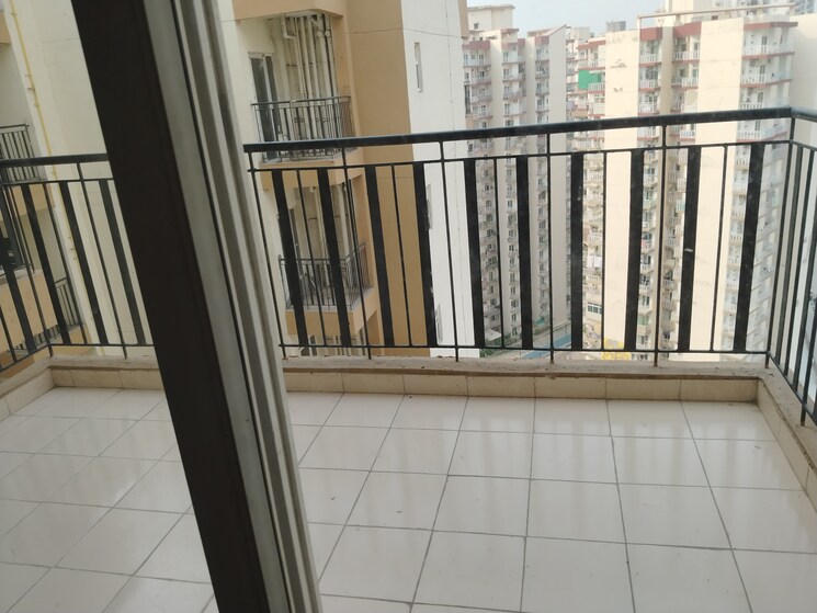 Balcony, amrapali-terrace-homes 3.5 Bedroom 1700 Sq.Ft. Apartment In Tech Zone 4 Greater Noida Greater Noida 8778331