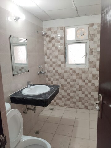 Bathroom in 3.5 BHK Apartment at Amrapali Terrace Homes, Tech Zone 4 Greater Noida – for Rent