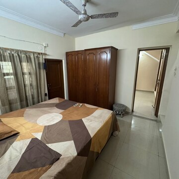 Room in 2 BHK Apartment at Ansari Nagar East – for Rent