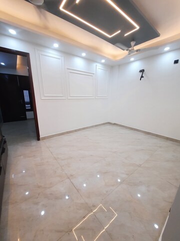 Furnished Amenities in 2 BHK Builder Floor at Malviya Nagar – for Rent