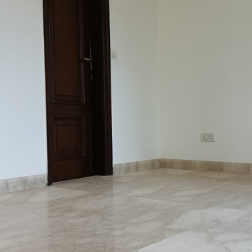 Room in 3 BHK Builder Floor at Panchsheel Enclave – for Rent