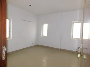 Room in 2 BHK Apartment at Aashiyana Sai Home, Sector 70 – for Rent
