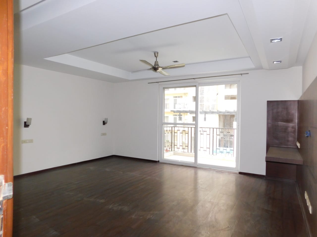 2 BHK + Extra Room Apartment For Rent in Kanha Apartments