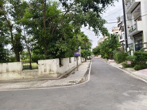  Plot For Sale in Jankipuram Extension
