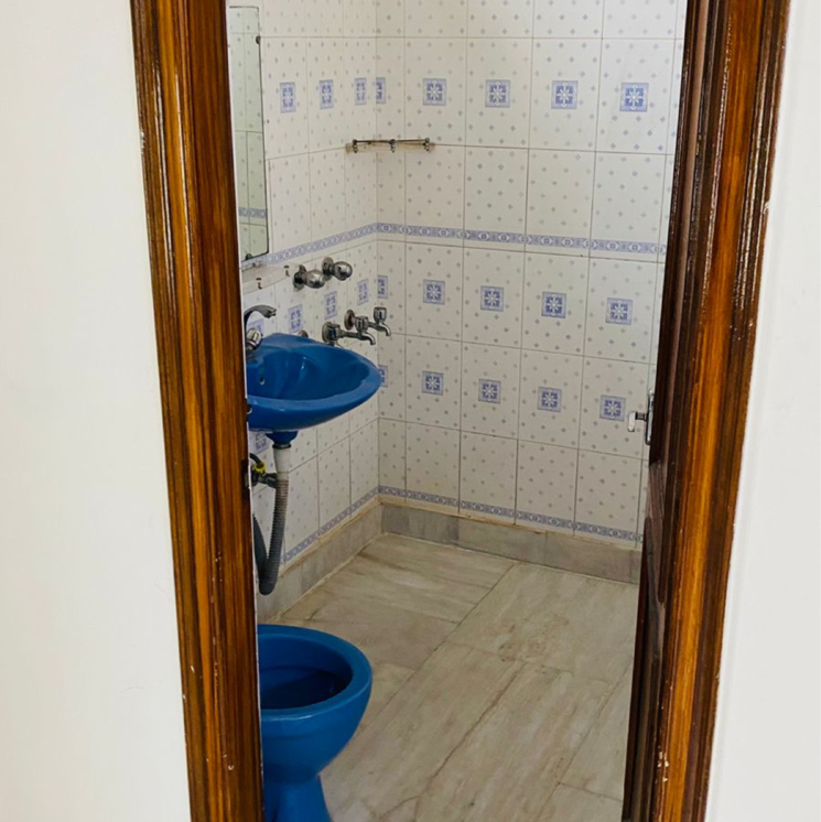 Bathroom, green park 2 Bedroom 1450 Sq.Ft. Builder Floor In Green Park Delhi 8778407